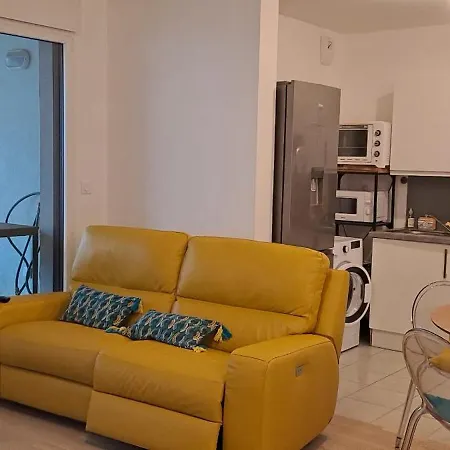 Διαμέρισμα Spacious Near The Sea *