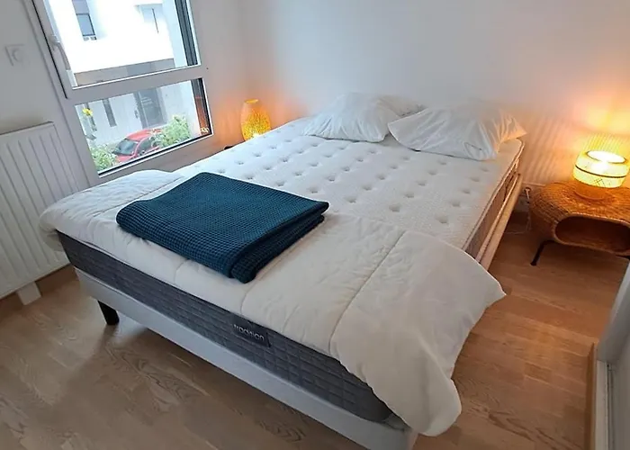 Spacious Near The Sea Διαμέρισμα